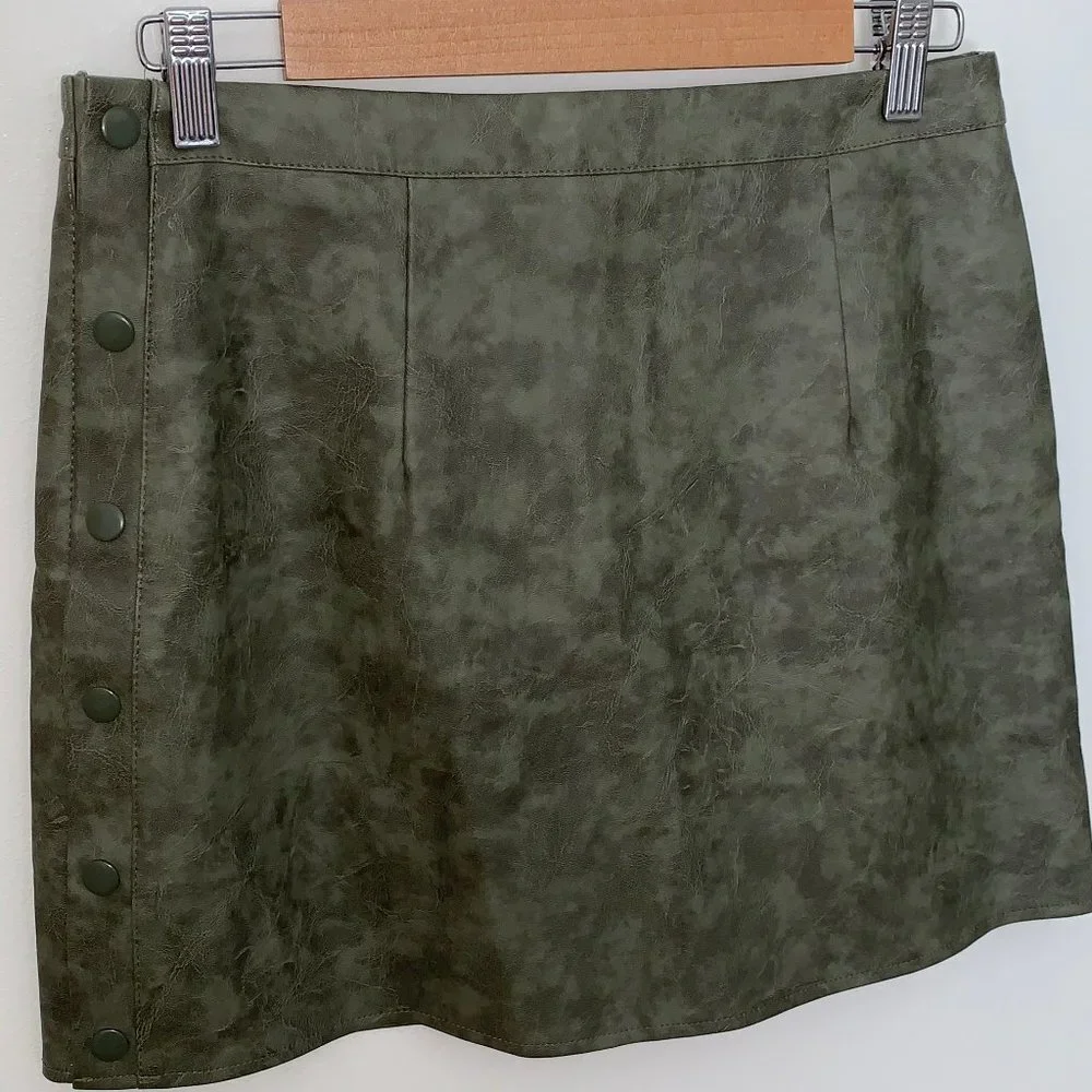 NWT - LF Mint Vanilla Faux Leather Side Snap Skirt